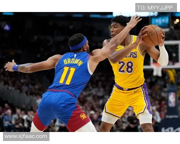 湖人掘金季后赛第二场激战回顾球星对决引发的精彩瞬间与战术分析