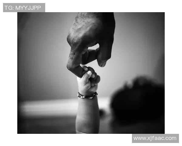 李泓澎的成长之路：从平凡少年到杰出人才的奋斗历程与启示